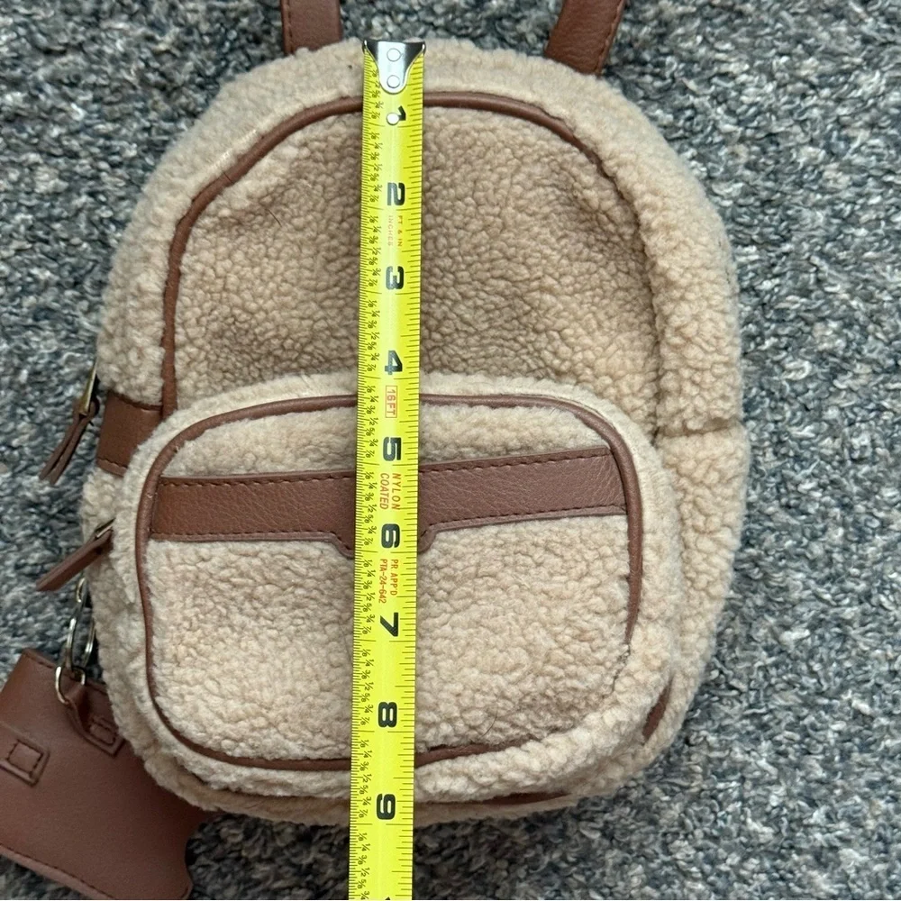 No Boundaries Women's Hands-Free Convertible Backpack Purse Bag Beige Fleece